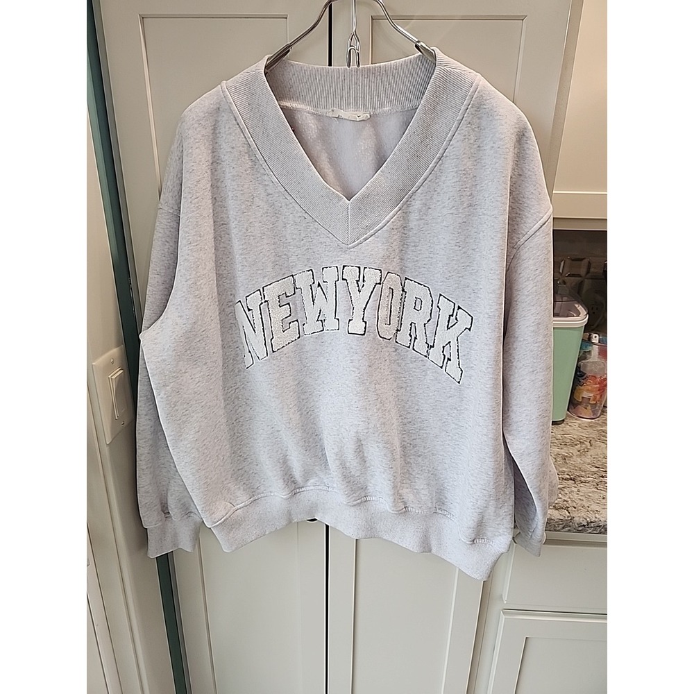 Butter Melon New York Sz L‎ V Neck Sweatshirt